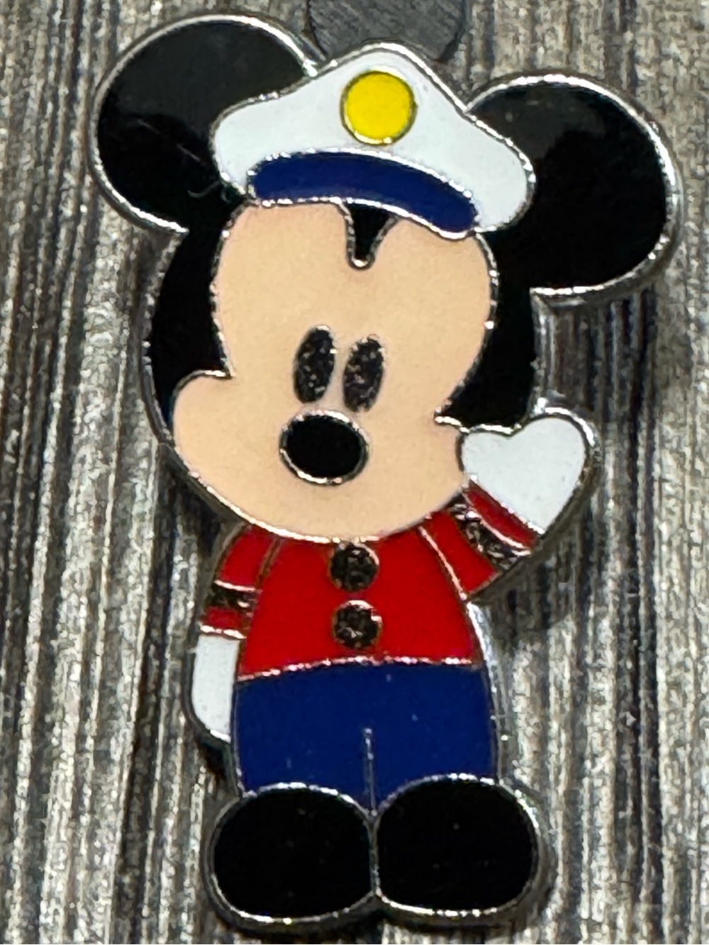 5/$25 Disney Cruise Line Mickey Sailor Pin‎